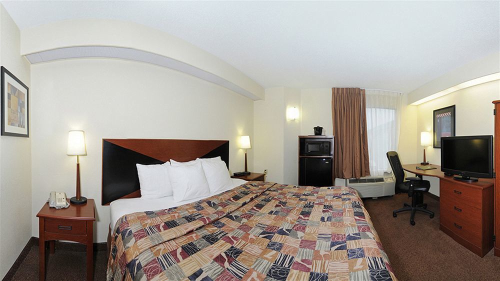 Hotel Sleep Airport & Expo