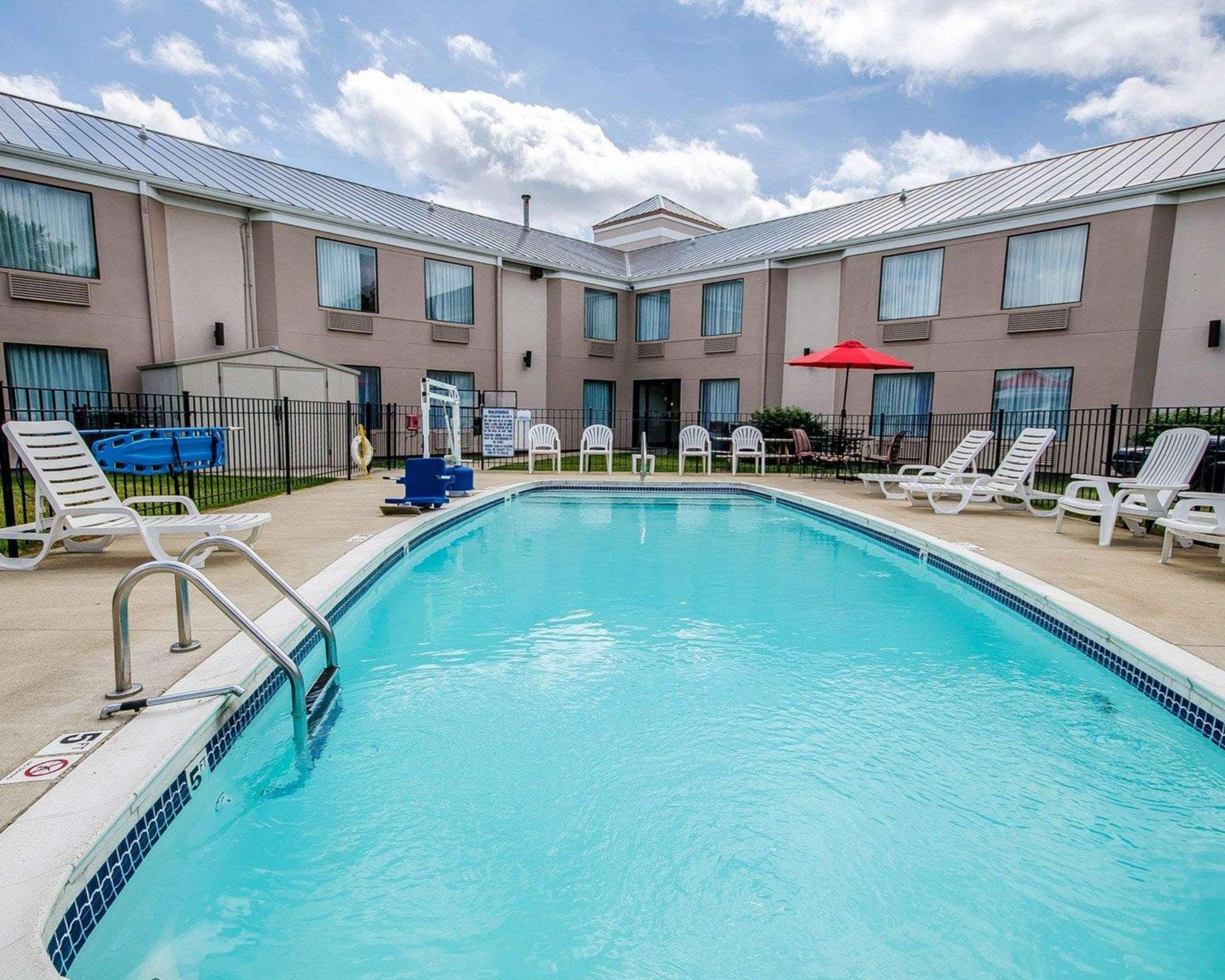 Hotel Sleep Airport & Expo Louisville